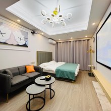 荷马影宿公寓(青岛CBD万达店)
