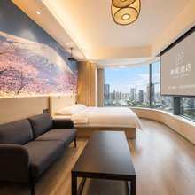 Sweet·素阁轻奢自助公寓(建设路东郊记忆店)