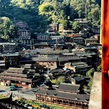 依山壹舍民宿(西江千户苗寨一号风雨桥店)
