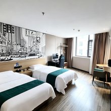 SKY云之羽电竞民宿(河源万隆城亚洲第一高喷泉店)