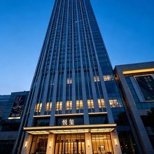 Clouds丨悦玺高空设计师公寓(南通火车站万象城店)