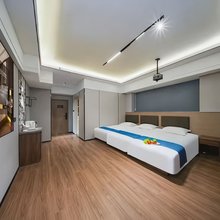 蓝调电竞酒店(济南山东大学印象城店)