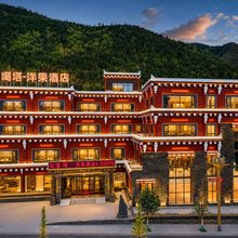 噶塔洋果酒店(道孚八美镇店)