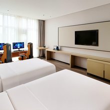 竞放电竞酒店(丰城丰水湖店)