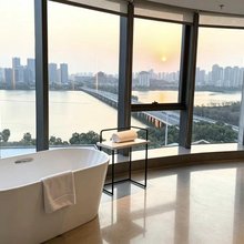 FC现代奢华公寓(厦门火车站明发广场店)