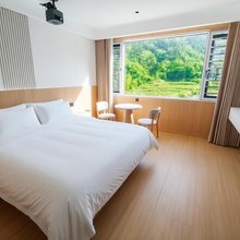 栖云民宿(牛草山风景区店)