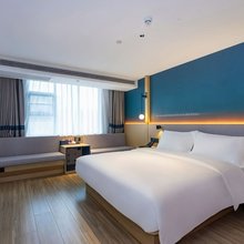 怡莱酒店(南京上海路地铁站店)