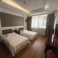 乾泓酒店(郑州中原万达二砂地铁站店)