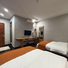 全雅酒店(贵州医科大学附属医院新印厂1950店)