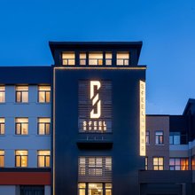 SFEEL设计师酒店(济南长清大学城店)