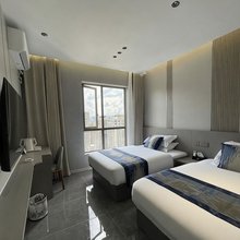 六盘水秋泊居民宿(万达广场店)