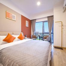 云逸公寓(西博城兴隆湖店)