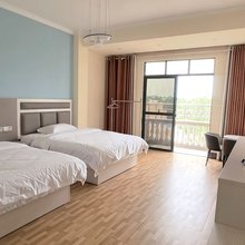 东兴海一色酒店(万尾金滩店)