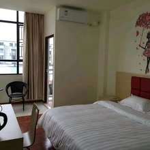 晴天公寓(广州鸿通皮具五金城广东警官学院店)