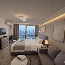 晨希影音民宿(三亚湾地铁站店)