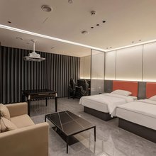 嘉伦电竞酒店(武汉金银湖店)