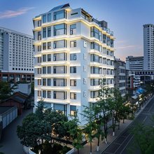 里里酒店(昆明老街南屏步行街店)