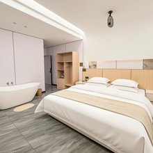 溪泊居民宿(甸溪河湿地公园店)