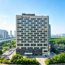 盐城宝龙艺悦精选酒店(高铁站水街店)