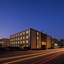 思薇尔酒店(无锡堰桥地铁站惠山万达广场店)