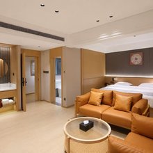 和韵·Holidaycenter度假中心酒店(西岸公园养马岛店)