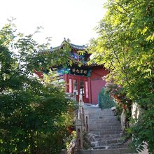 泰安迎旭宾馆(玉皇顶拱北石店)