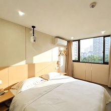 熊熊驿栈