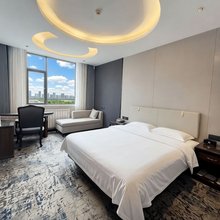 轻住·凯旋门酒店(十堰招商兰溪谷店)