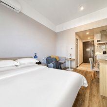 柠檬酒店(济南西站店)