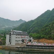 磐安东岩度假山庄