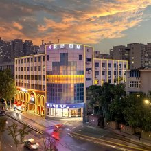 罗兰·时尚｜AWAKENING·ETHE城际设计师酒店(探十里购物中心店)
