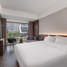 日德升轻奢客栈(省人民医院海口汽车西站店)