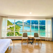 天峨金港商务大酒店(天上河谷景区圆弧观景平台蓝刀鱼观赏点店)
