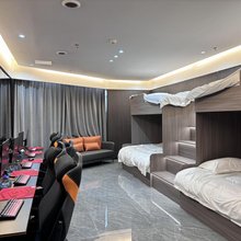 吉安奈斯电竞酒店