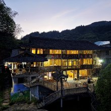 雷山秘境·乃虾临溪望岳居