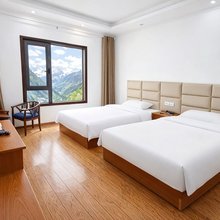 理县雅阁酒店