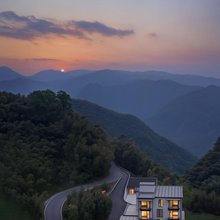 遇见·望景溯溪漂流星空泳池度假民宿(安吉藏龙百瀑店)