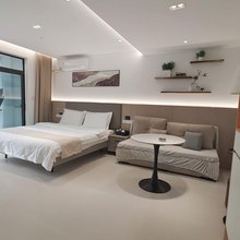 舒栖智能民宿(贵阳奥体中心兴筑路地铁站店)