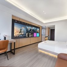 麒麟观影民宿(西安三桥地铁站店)