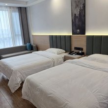 志源民宿(靖江上海城商业广场店)