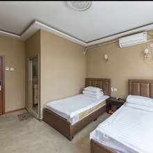 羽菏宾馆(净月大学城迅驰广场店)