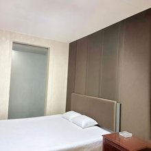 鸿悦宾馆(西安航天城地铁站店)