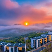 安吉·吾云家日出度假美宿(云上草原度假村店)