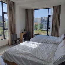 日出山居