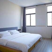 众羡酒店(威海半月湾海源公园店)