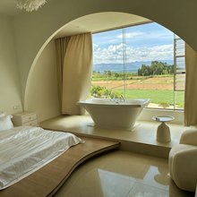 抚仙湖山风予月民宿