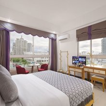 富斯商务酒店(三亚蓝海购物广场店)