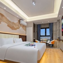 兰亭智能影音酒店(环宇城华山湖公园店)