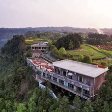 悬崖边边FAMILY度假地·山璞