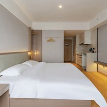 云端假日民宿(省立医院南区店)